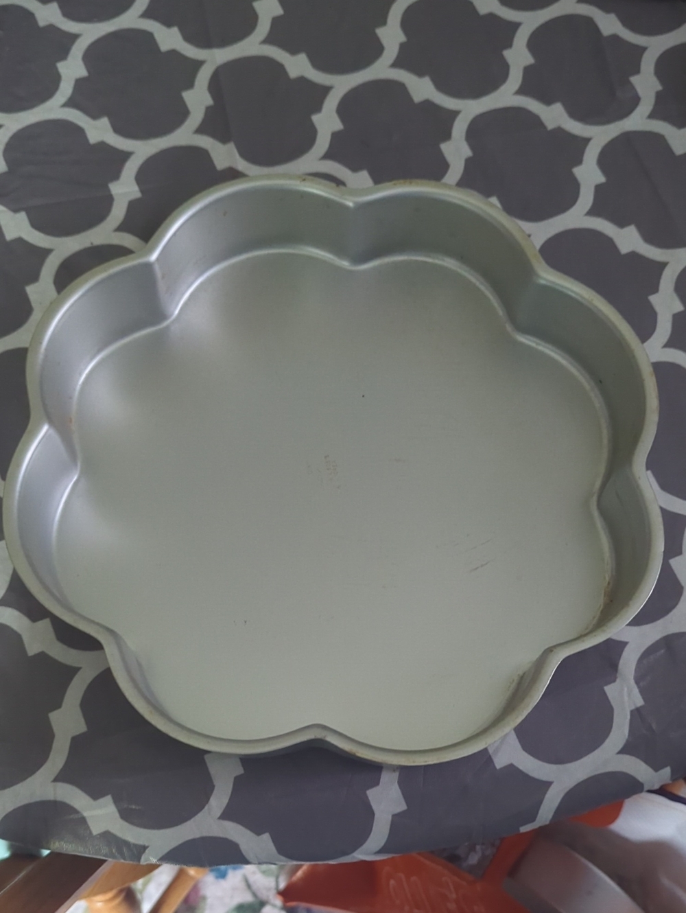 Wilton Silver Flower Cake Pan